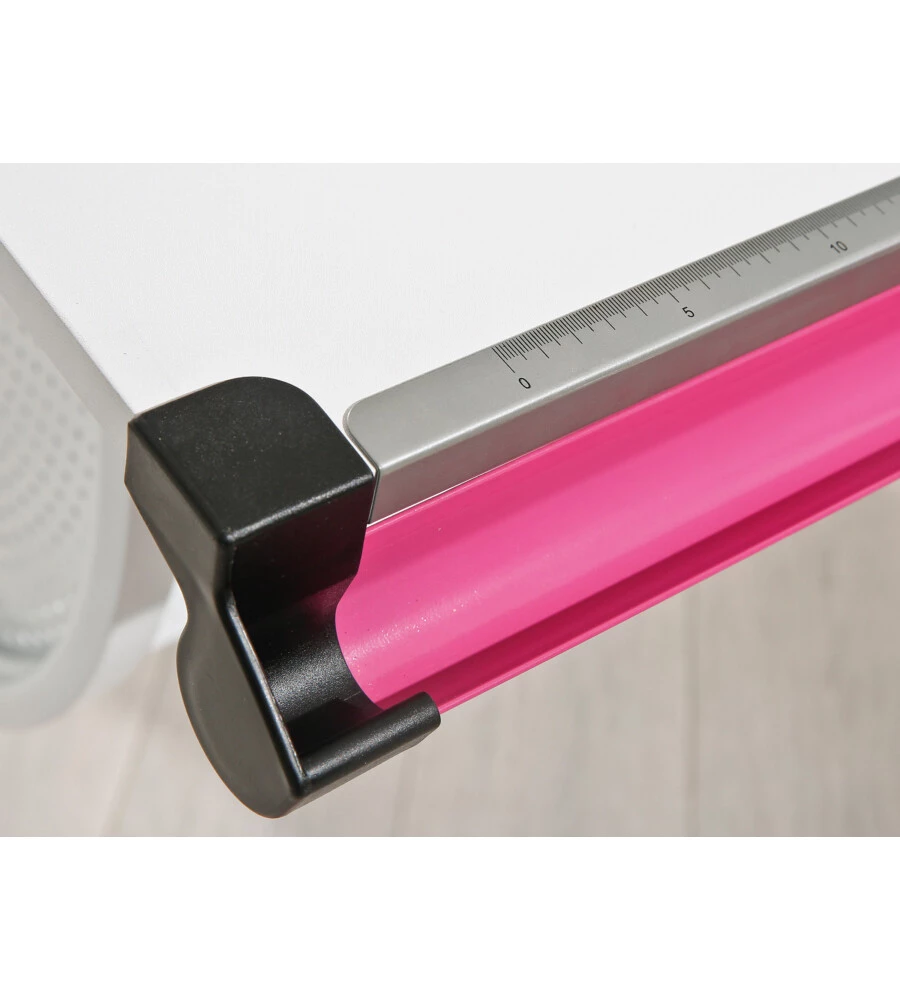 SCRIVANIA INCLINABILE CON COLORI INTERCAMBIABILI, CONTENITORE E GAMBE IN METALLO.